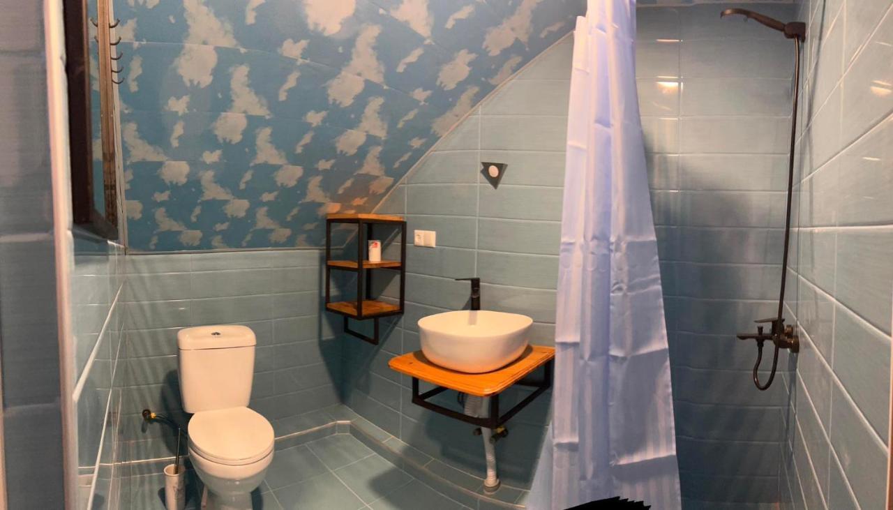 Nino & Irodi'S Guest House Kutaisi Ngoại thất bức ảnh