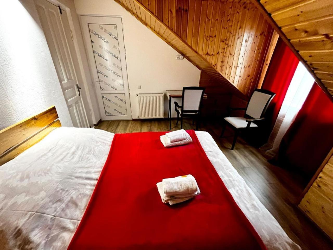 Nino & Irodi'S Guest House Kutaisi Ngoại thất bức ảnh