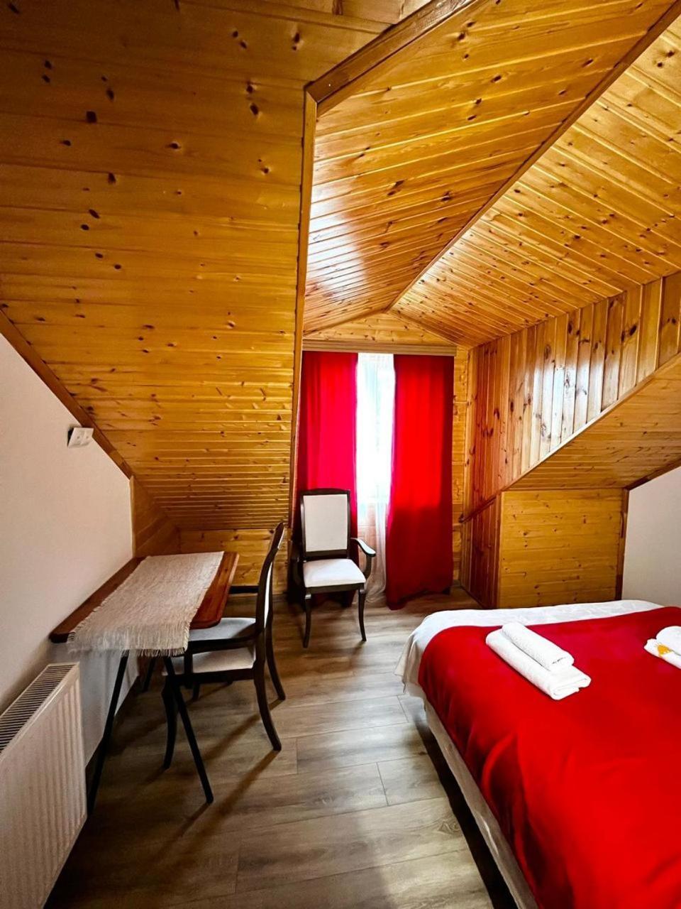 Nino & Irodi'S Guest House Kutaisi Ngoại thất bức ảnh
